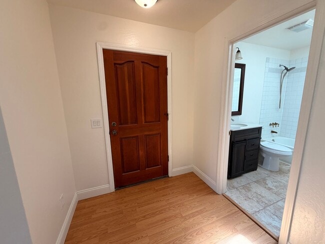 Building Photo - 17106 Shady Ln Dr