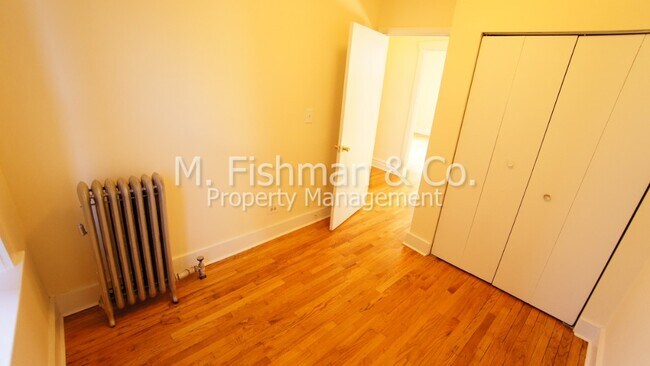 Foto del edificio - Humboldt Park 2 bed near the 606 trail