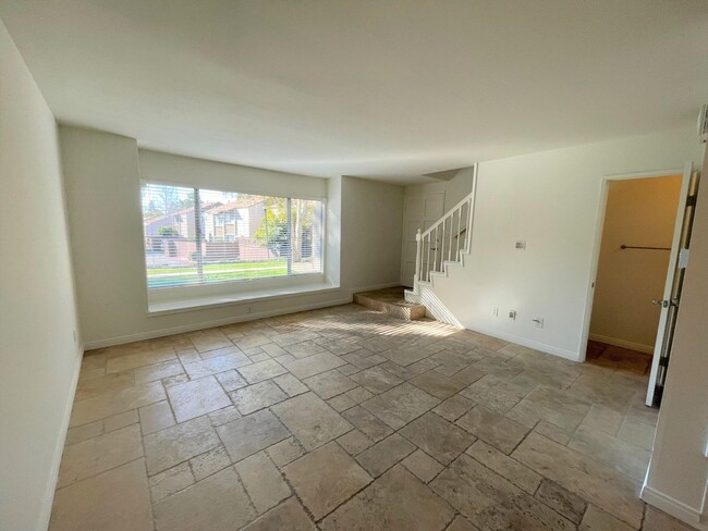 Foto del edificio - Todd Ranch Townhome- Enjoy The Community Pool!