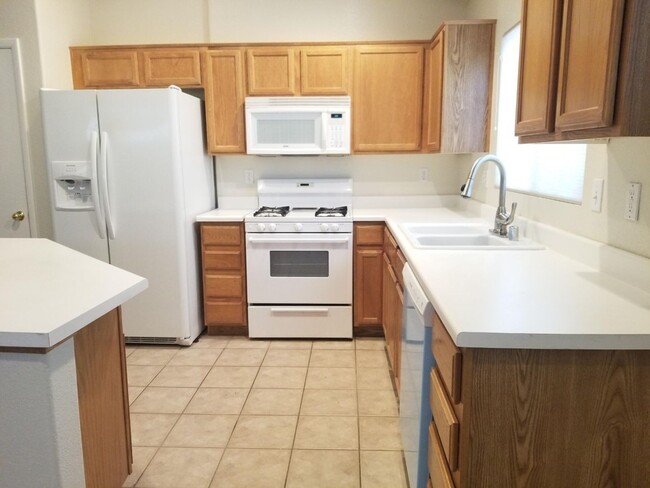 Building Photo - Ready now !!!! COZY ONE STORY THREE BEDROO...