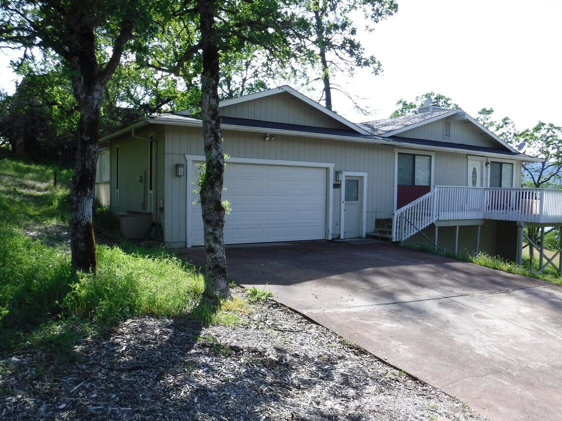 19165 N Shore Dr, Hidden Valley Lake, CA 95467 House Rental in Hidden