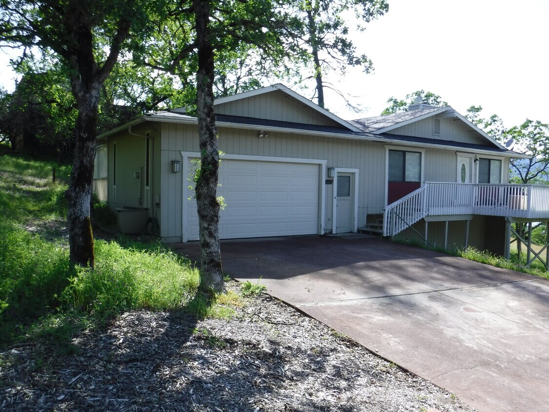 19165 N Shore Dr, Hidden Valley Lake, CA 95467 House Rental in Hidden