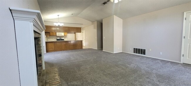 Building Photo - 2201 W Quinton St