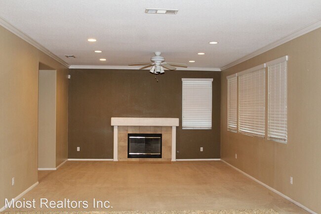 Building Photo - 5 br, 3 bath House - 35345 Hogan Dr
