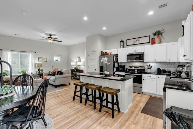 Building Photo - 1703 Jase Ct