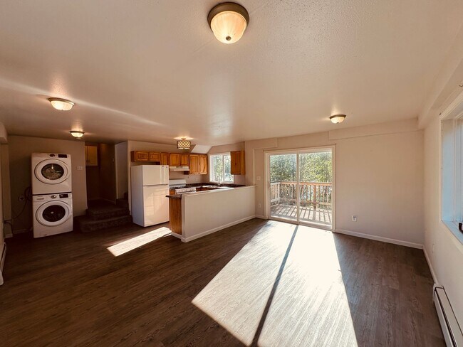 Foto del edificio - 1670 N Basie Point Cir