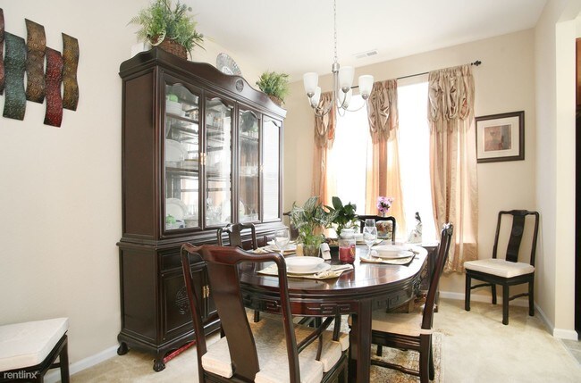 Foto del edificio - 3118 Stone Creek Dr