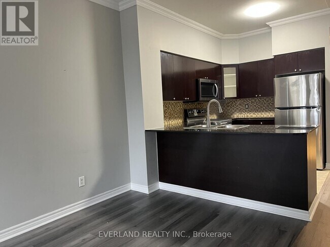 Building Photo - 388 Prince of Wales Dr