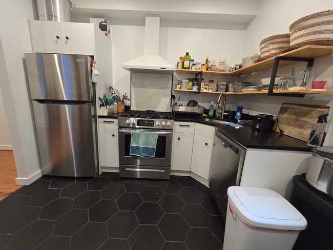 Photo - 3146 Richmond St Apartment