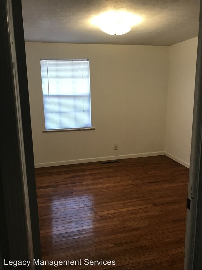 Building Photo - 327 Amfield Ct