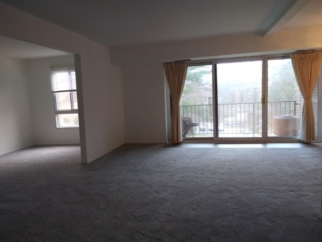 Foto del edificio - 7811 Dassett Ct