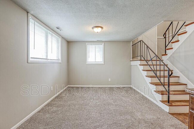 Foto del edificio - 18105 E 17th St N