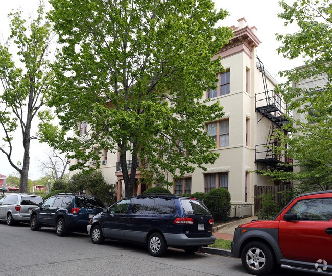 Building Photo - 500 9th St SE