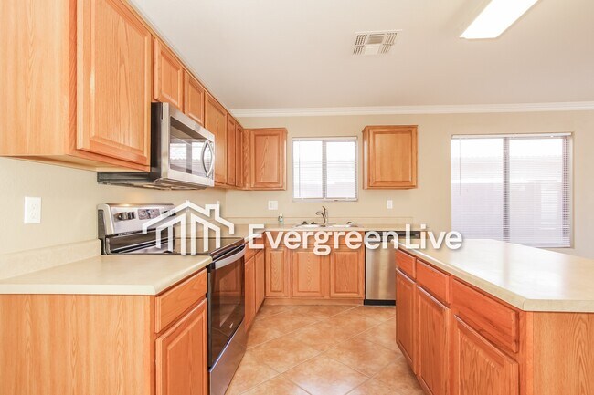 Building Photo - 8032 W Preston Ln