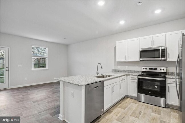 Building Photo - 415 Tevis St