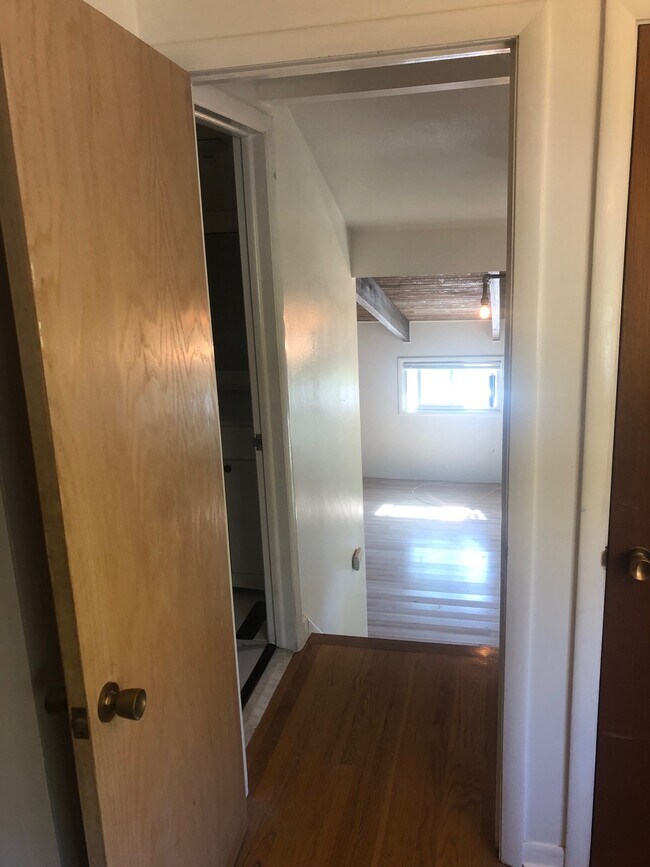 Building Photo - 244 W Rosalie Ln