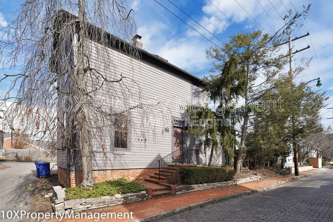 Building Photo - 386 Jackson St