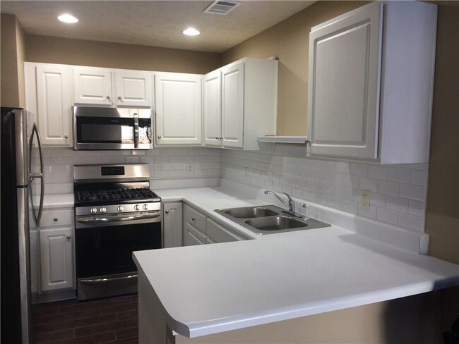 Building Photo - 2040 Keenland Ct