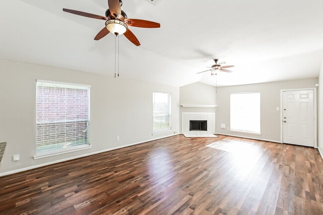 Building Photo - 7457 Parkland Manor Dr