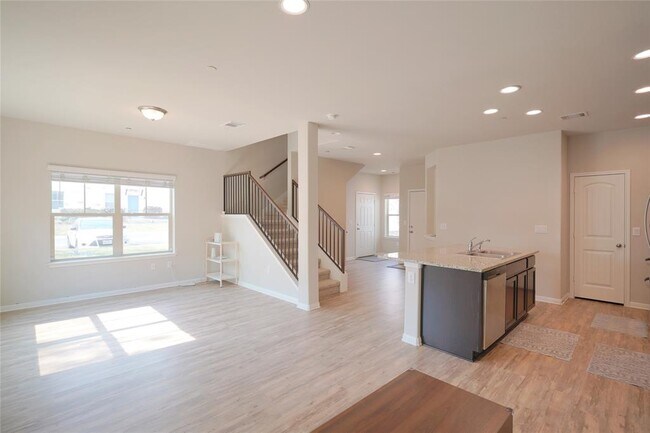 Foto del edificio - 516 E Slaughter Ln