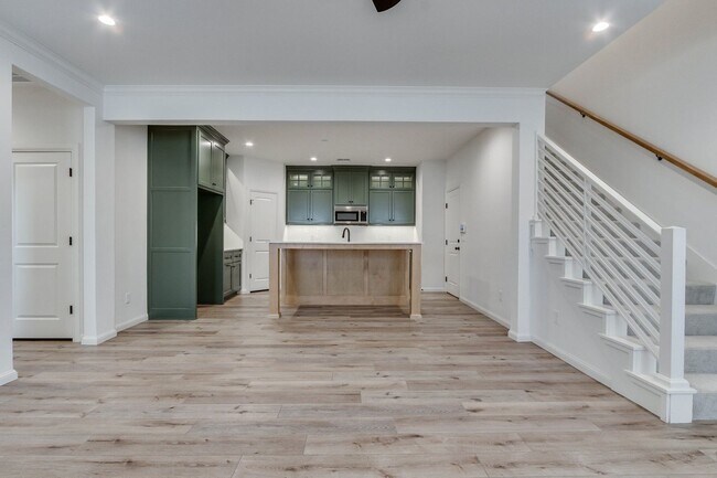 Foto del edificio - Welcome to Bungalow Heights! Edmond Townhome w/ Balcony, Yard & Resort Amenities