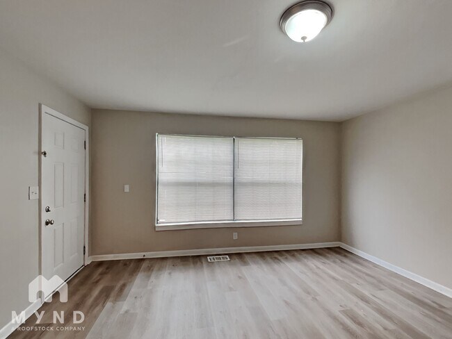 Foto del edificio - 6627 Almond Ave