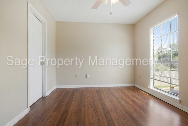 Foto del edificio - Cute & Clean 2 bedroom/1.5 bath Townhouse