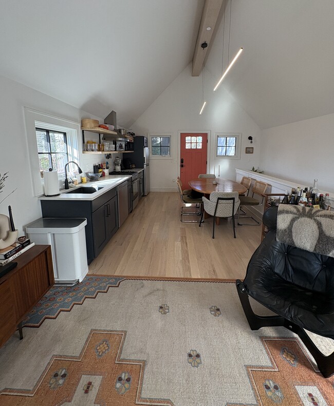 Foto del edificio - 1265 Hamlin St NE