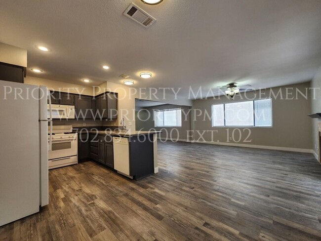 Foto del edificio - GORGEOUS~UPDATED~ 3 BEDROOM 2 BATH IN THE ...