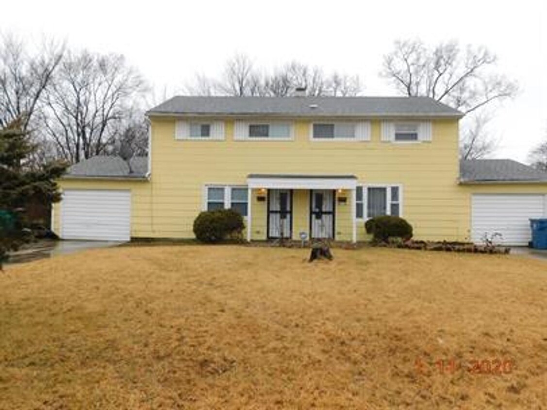 Primary Photo - 2-story townhome featuring 3 bedrooms