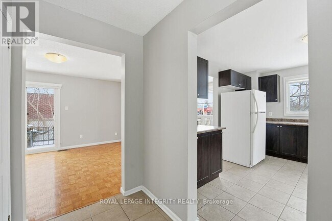 Building Photo - 2035 St. Laurent Blvd