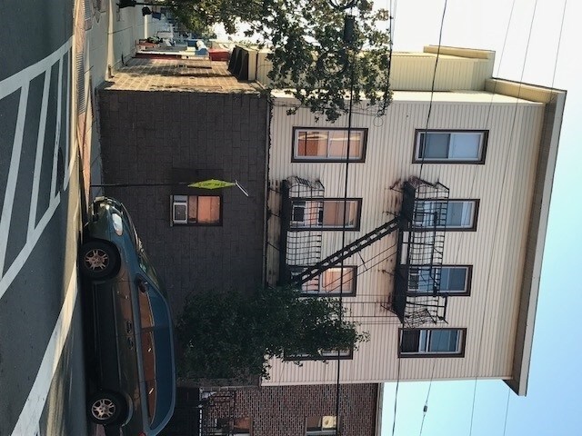 Foto del edificio - 601-603 BERGENLINE AVE