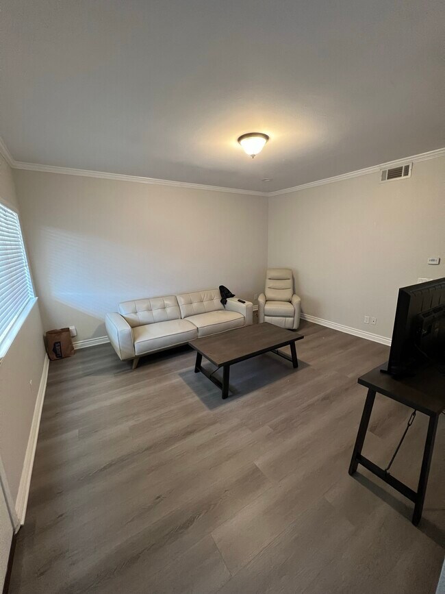 Building Photo - 152 Maegan Place #6