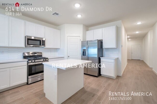 Building Photo - ***Check out move in special... see descri...