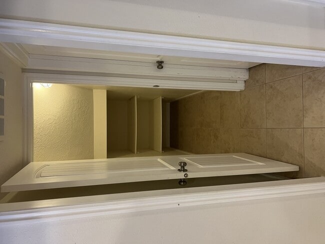 Foto del edificio - 1035 W 1000 N St
