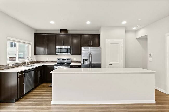 Kitchen - 16201 Meadow Rd