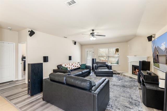 Building Photo - 2104 Eppright Dr