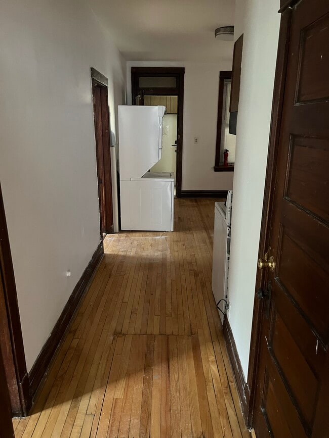 Building Photo - 3130 W 40th Pl