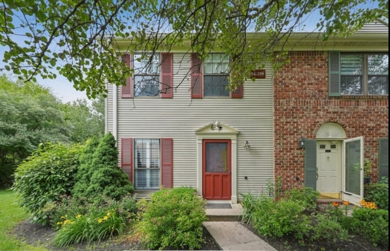 Primary Photo - 259 Penns Way