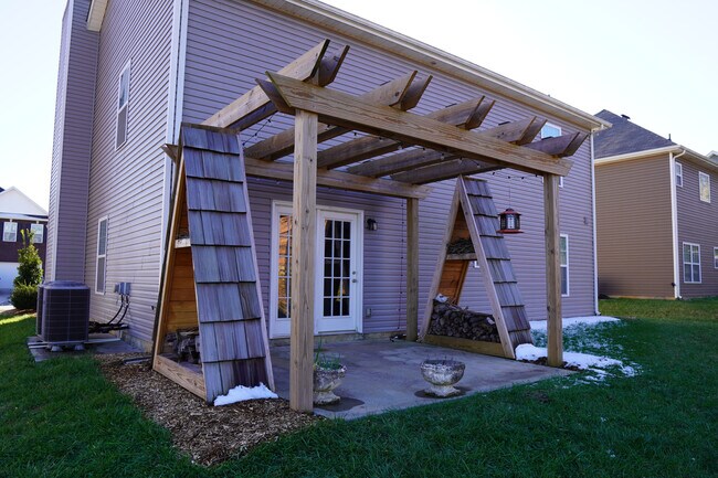 Building Photo - 316 Caboose Ln