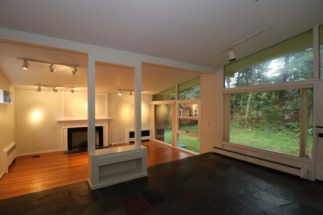 Building Photo - 36 Harmony Hill