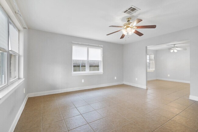 Foto del edificio - 6401 Center St