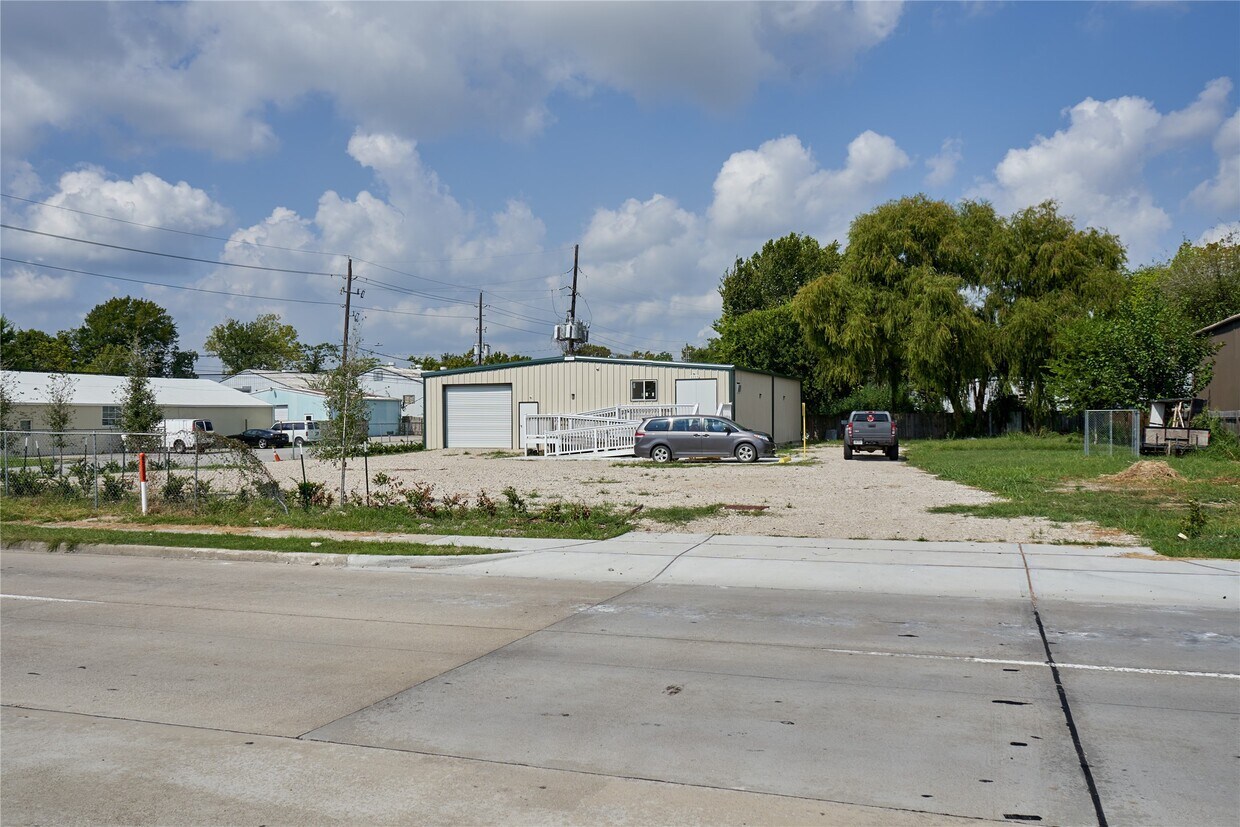 Foto del edificio - 6203 Gessner Rd