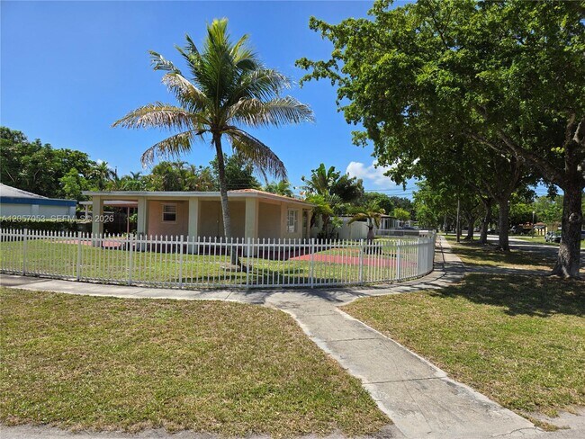Foto del edificio - 12975 NW 16th Ave