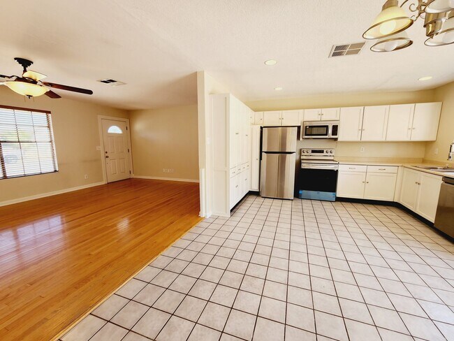 Building Photo - 3 Bedroom Close to Intel, Kyrene Schools!