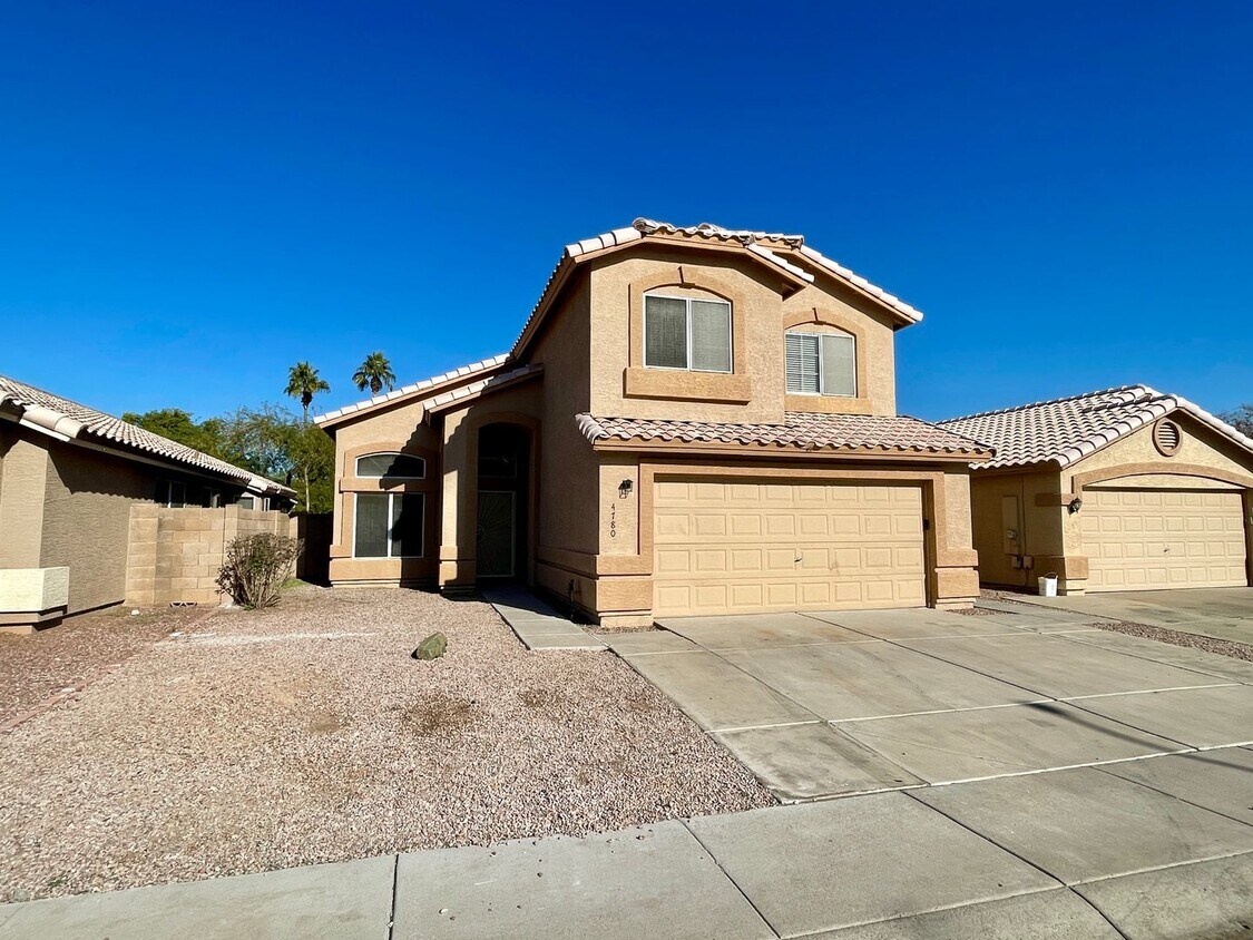 Fantastic 4 Bed/2.5 Bath Two Story Home in... House Rental in