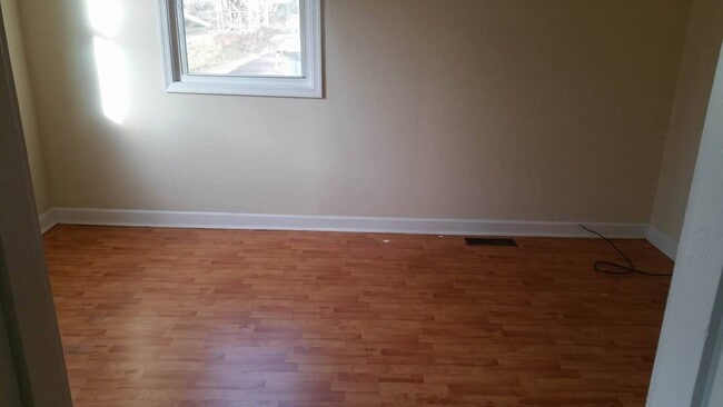 Building Photo - 1309 Monsview Pl