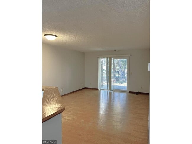 Building Photo - 831 Highview Dr
