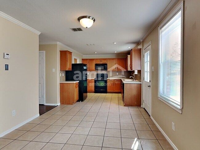 Foto del edificio - 13149 Cowper Dr