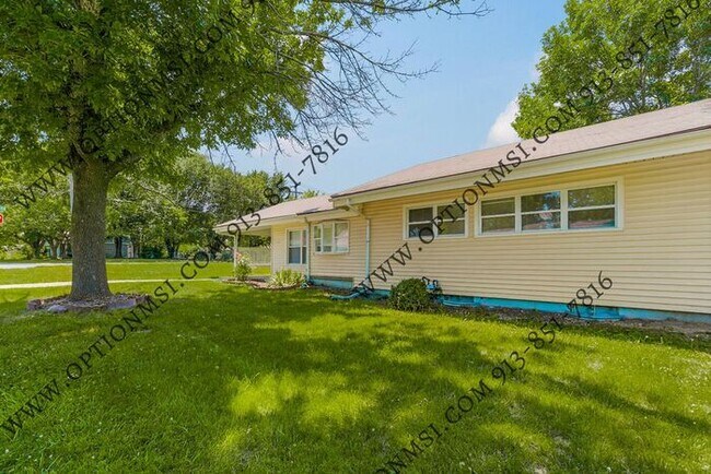 Foto del edificio - Available NOW!